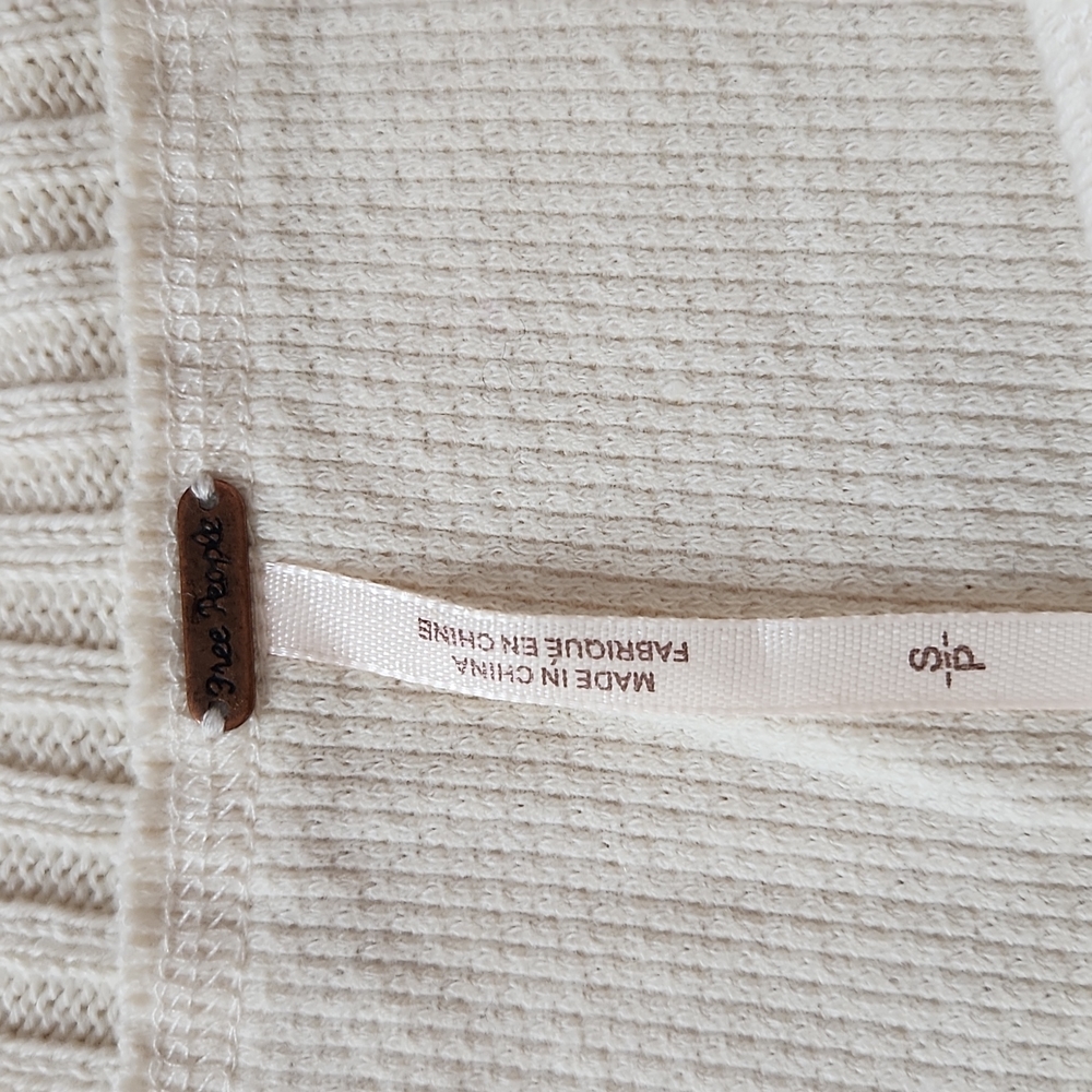 Like new Free People Sweater bell sleeves mixed pattern boho sweater fairground - Picture 3 of 7